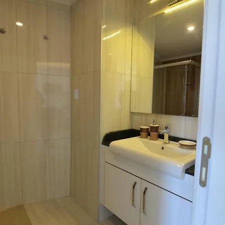 Elite Life 5 Apartment